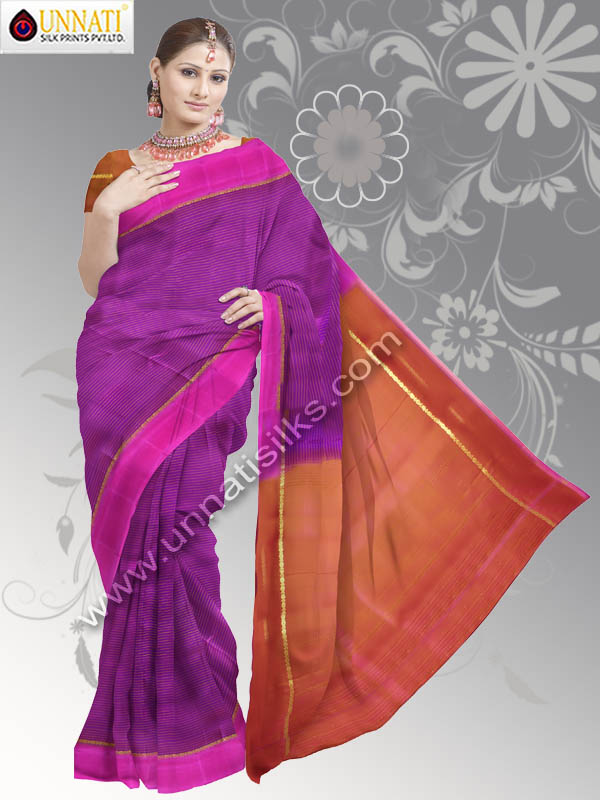 Splendid magenta pink color pure silk Uppada saree with matching blouse has got all over zari small horizontal lines design along rani pink plain border and baby pink shining plain pallu is apt for wedding ceremonies and evening parties